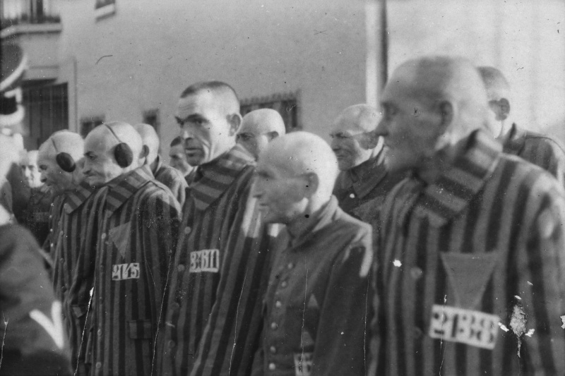 В нацистском лагере