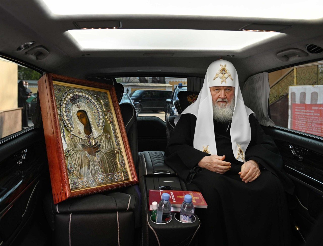 Патриарх Кирилл объезжает Москву с иконой