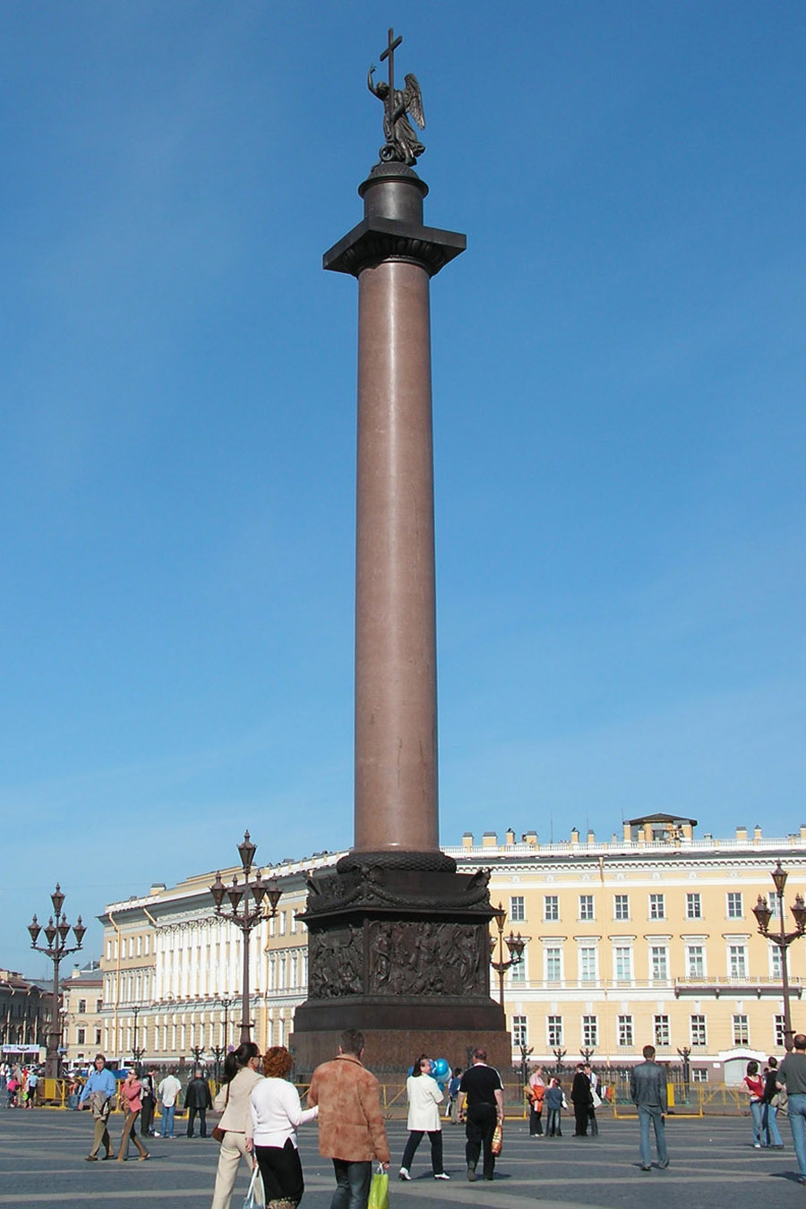 Стой колонна. Александровская колонна в Санкт-Петербурге. Александрийская колонна Монферран. Памятник Александровская колонна в Санкт-Петербурге. Александровская Триумфальная колонна СПБ.